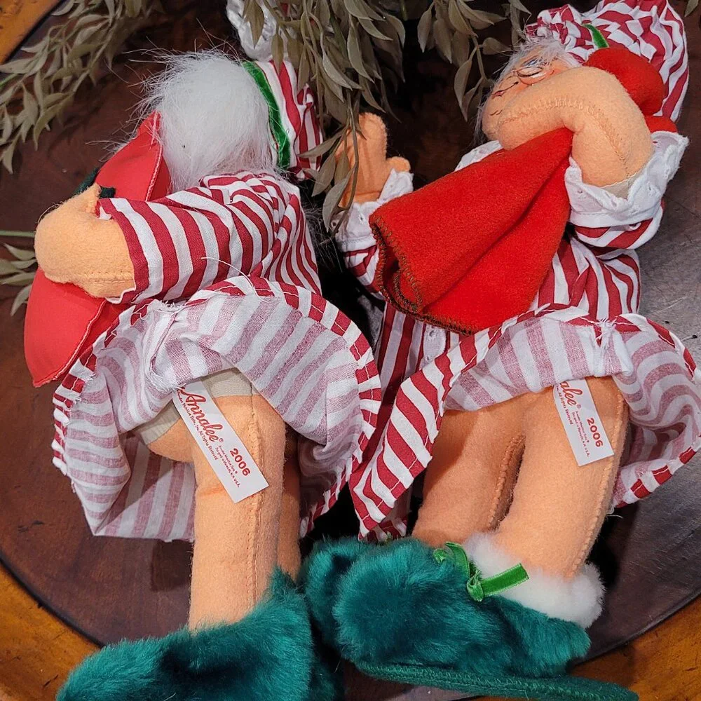 Annalee Santa & Mrs. Claus Christmas Dolls 2006 Hot Water Bottle & Blanket
